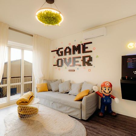 Arcade House Verona Fiera Netflix + Videogame Dış mekan fotoğraf