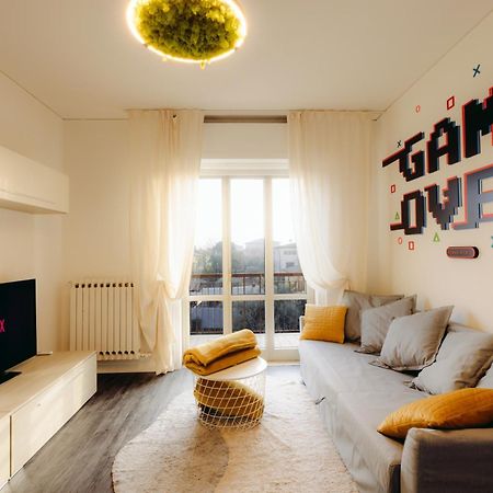 Arcade House Verona Fiera Netflix + Videogame Dış mekan fotoğraf