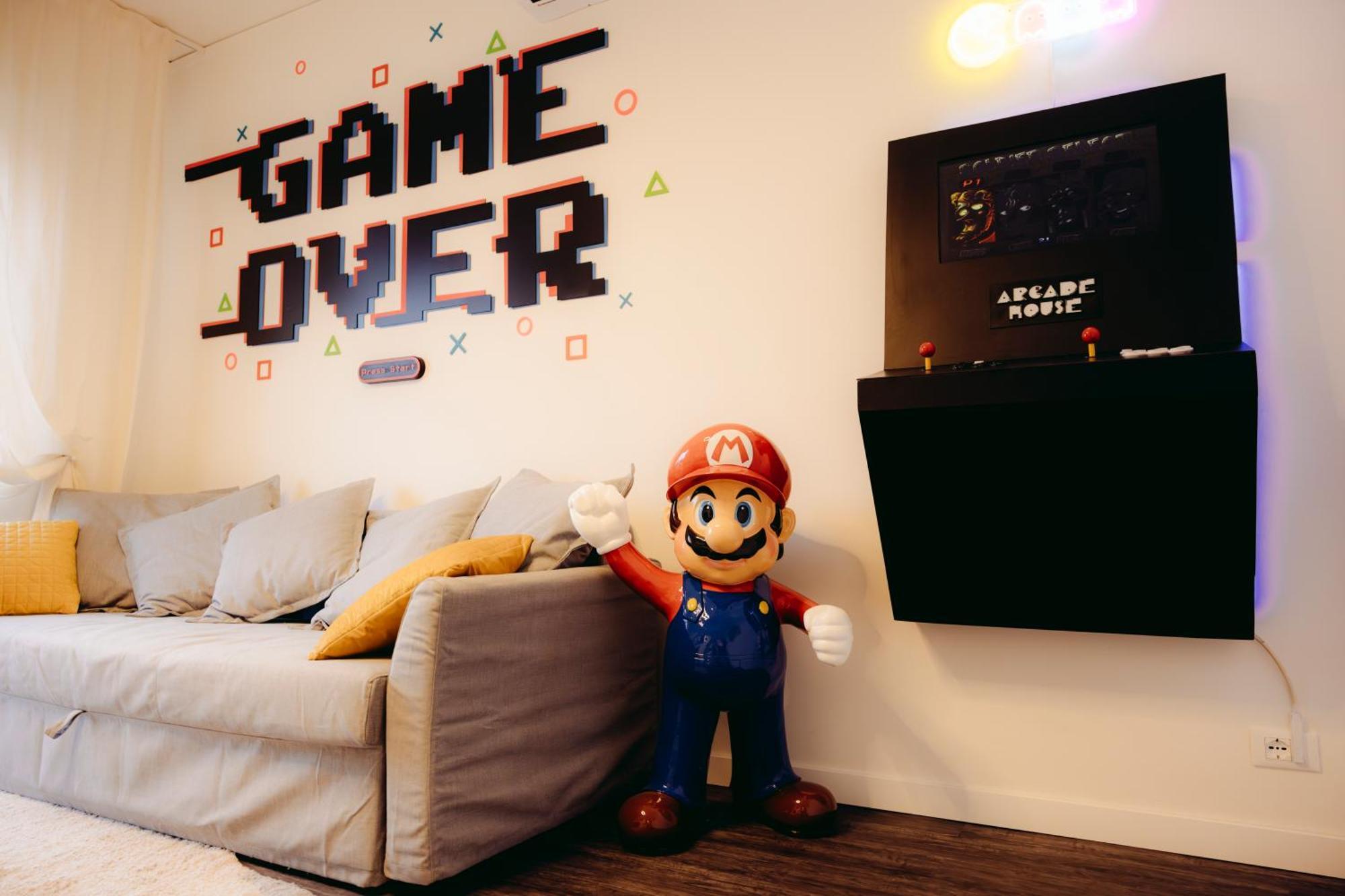 Arcade House Verona Fiera Netflix + Videogame Dış mekan fotoğraf